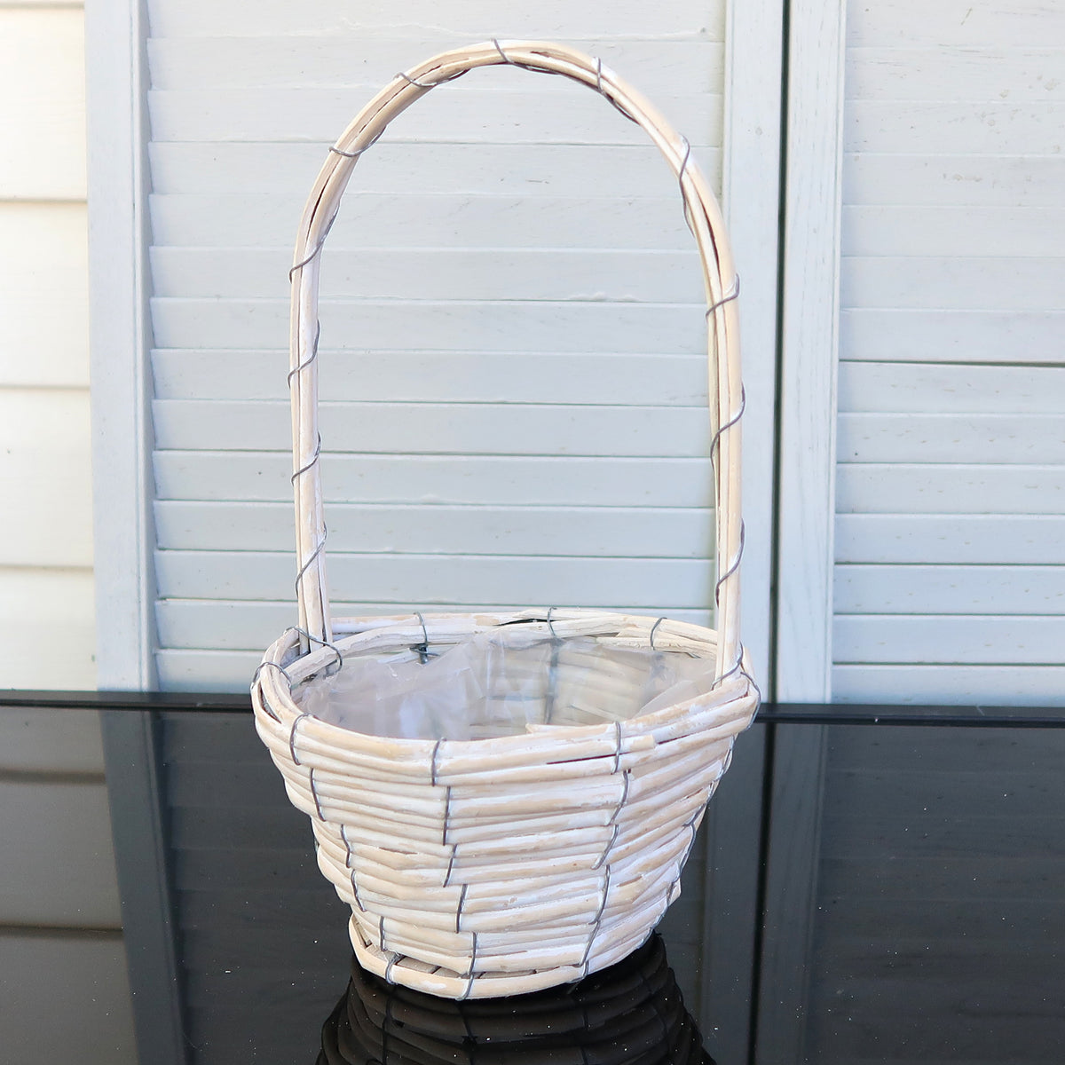 White Willow Floral Basket with Handle & Liner– Washed White